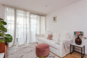 Fantastic 1 Bedroom Apartment in East London With Balcony